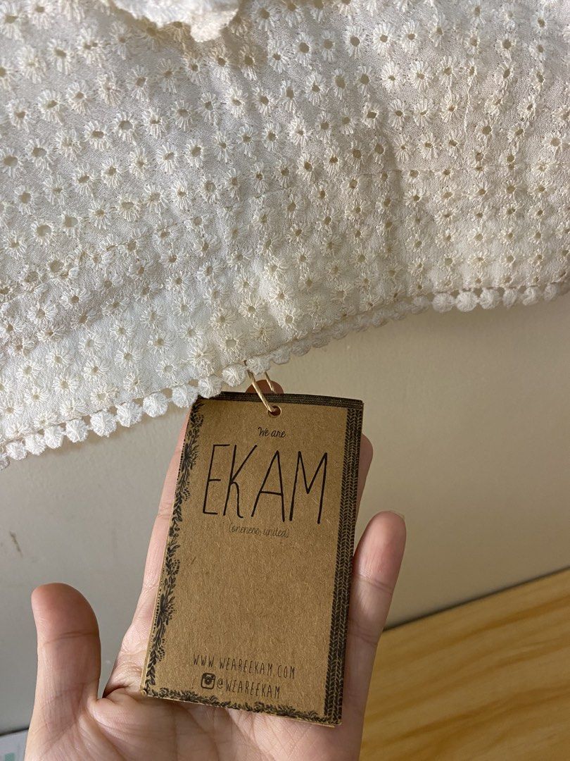Ekam eyelet croptop xs a72 (Category: Sleeveless) located in Baguio. Submitted by buyforless_2600 (Listing ID 1461953572, Image 2). Description: .