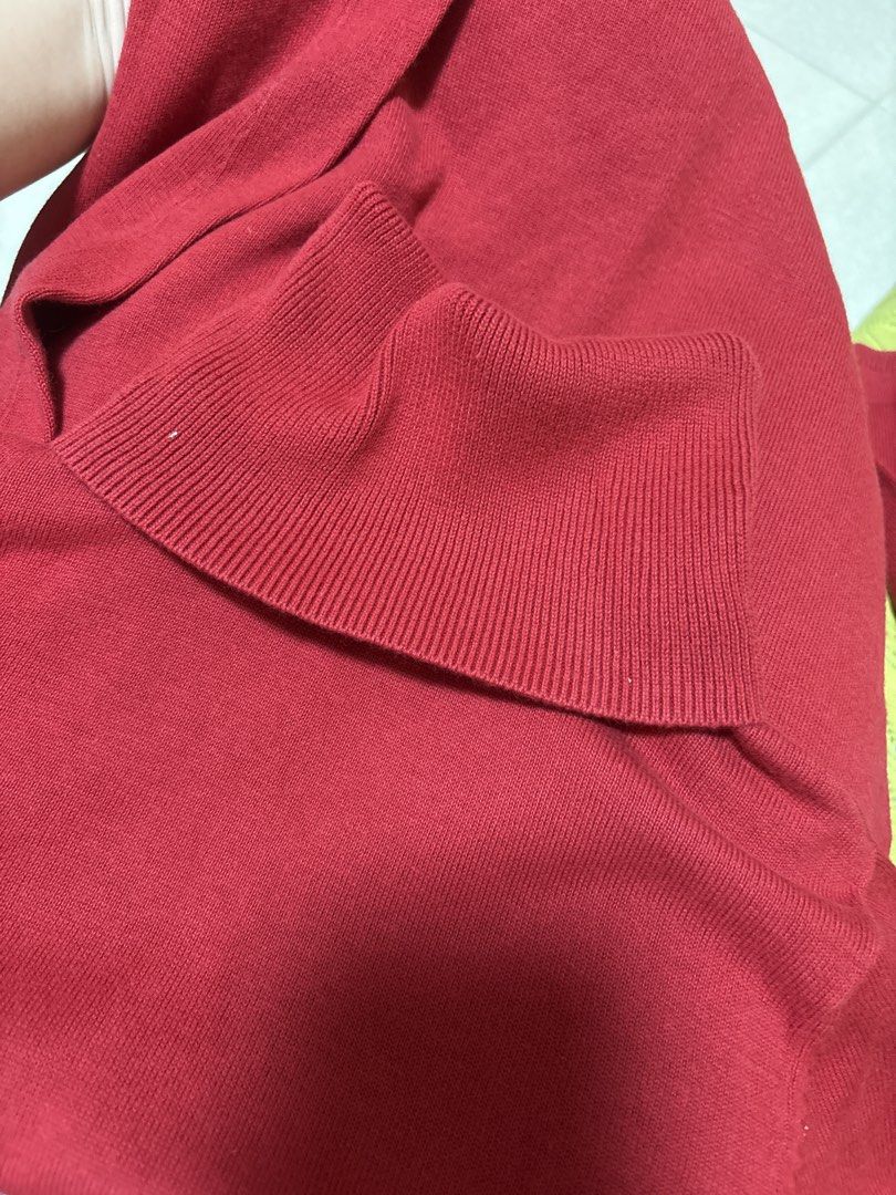 Esprit Red Turtleneck Sweater (Category: Longsleeves) located in Quezon City. Submitted by melody0812 (Listing ID 1461894745, Image 2). Description: - Classic red turtleneck sweater - Brand: Esprit - Size: XS - Long sleeves - Comfortable fit - Versatile for layering or standalone wear - Made in China.