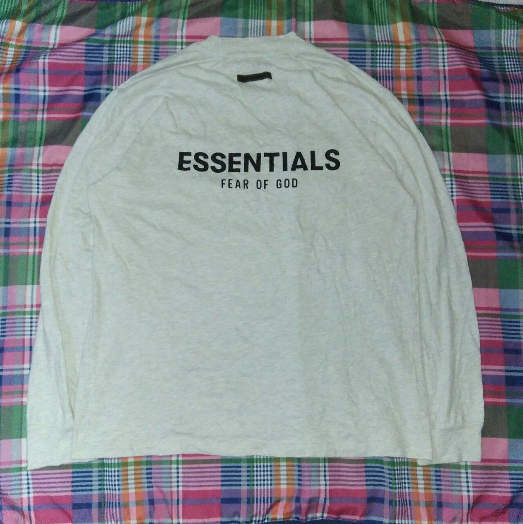 ESSENTIAL SWEATSHIRT (Category: Coats, Jackets and Outerwear) located in Cebu City. Submitted by imbapicker (Listing ID 1461935881, Image 2). Description: ESSENTIAL SWEATSHIRT SIZE LARGE WIDTH 24" LENGTH 31" EXCELLENT CONDITION ISSUE STAIN 1500 +SHIPP DM IF INTERESTED 📩 LOCATION LAPU-LAPU CITY.