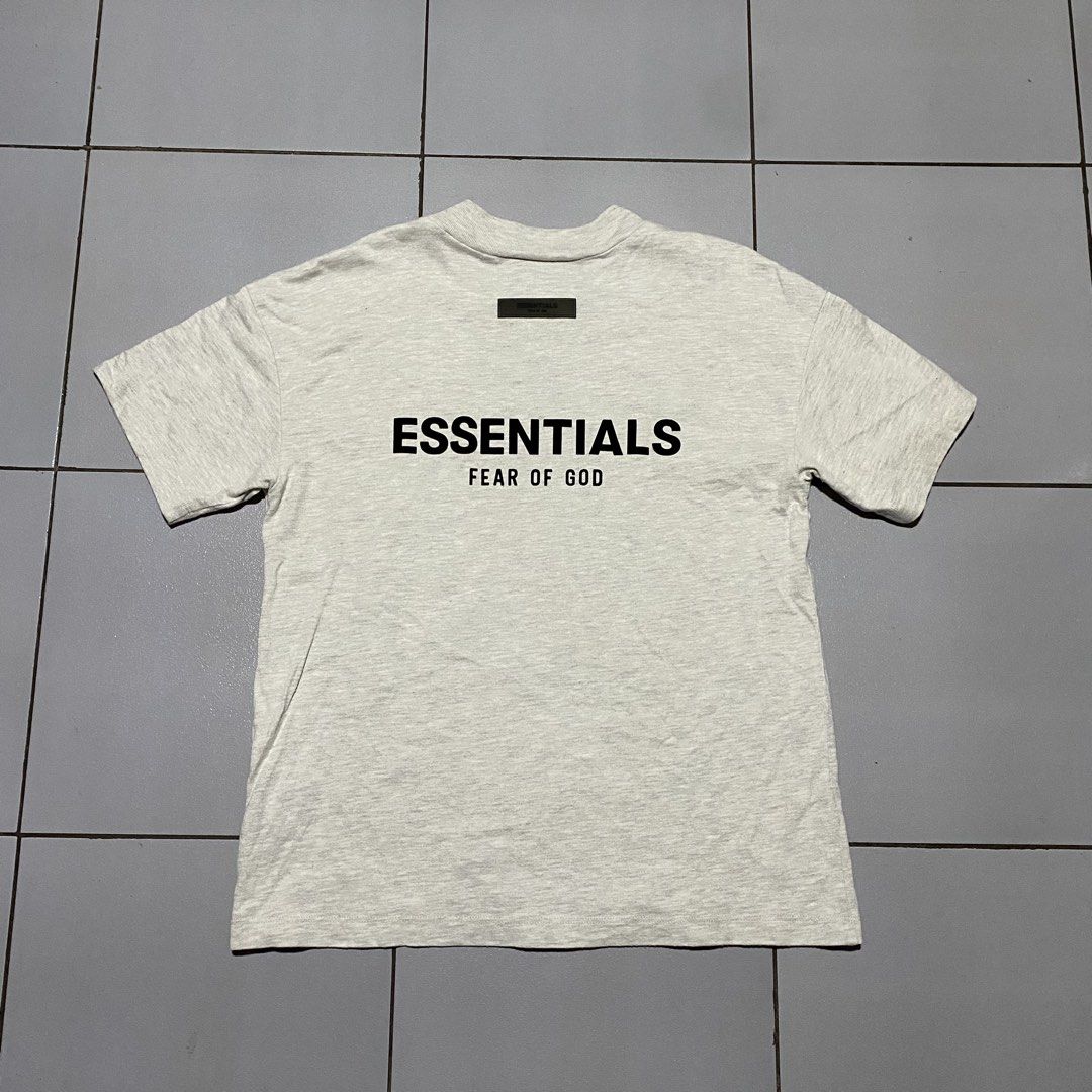 ESSENTIALS (Category: Activewear) located in Iloilo. Submitted by cooljfinds (Listing ID 1461922399, Image 3). Description: ESSENTIALS CREW NECK 20x25 boxy type Like new 9,8/10 .