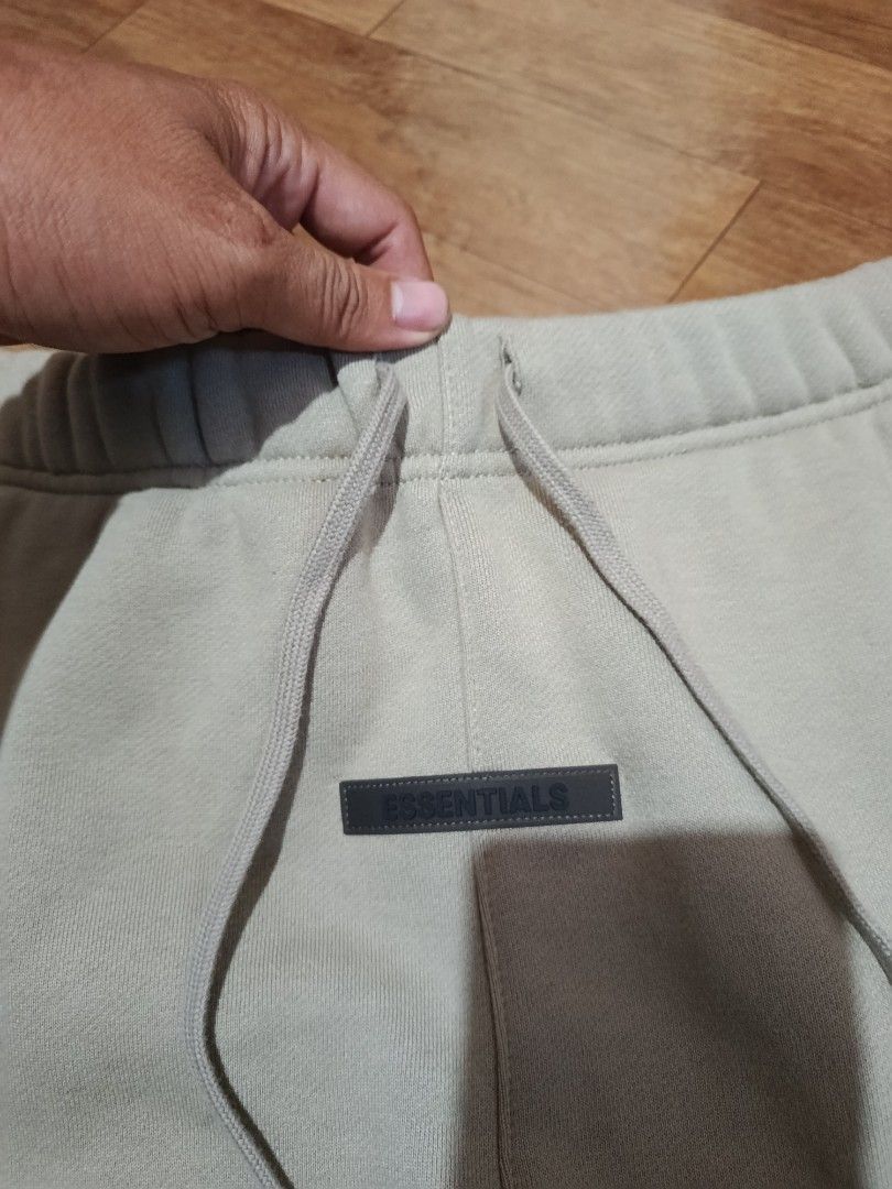 ESSSENTIALS FOG JOGGER (Category: Joggers) located in Caloocan City. Submitted by demar916631 (Listing ID 1461874066, Image 3). Description: ESSENTIALS FOG JOG NO ISSUE PRICE: 779 FREE SF DM.