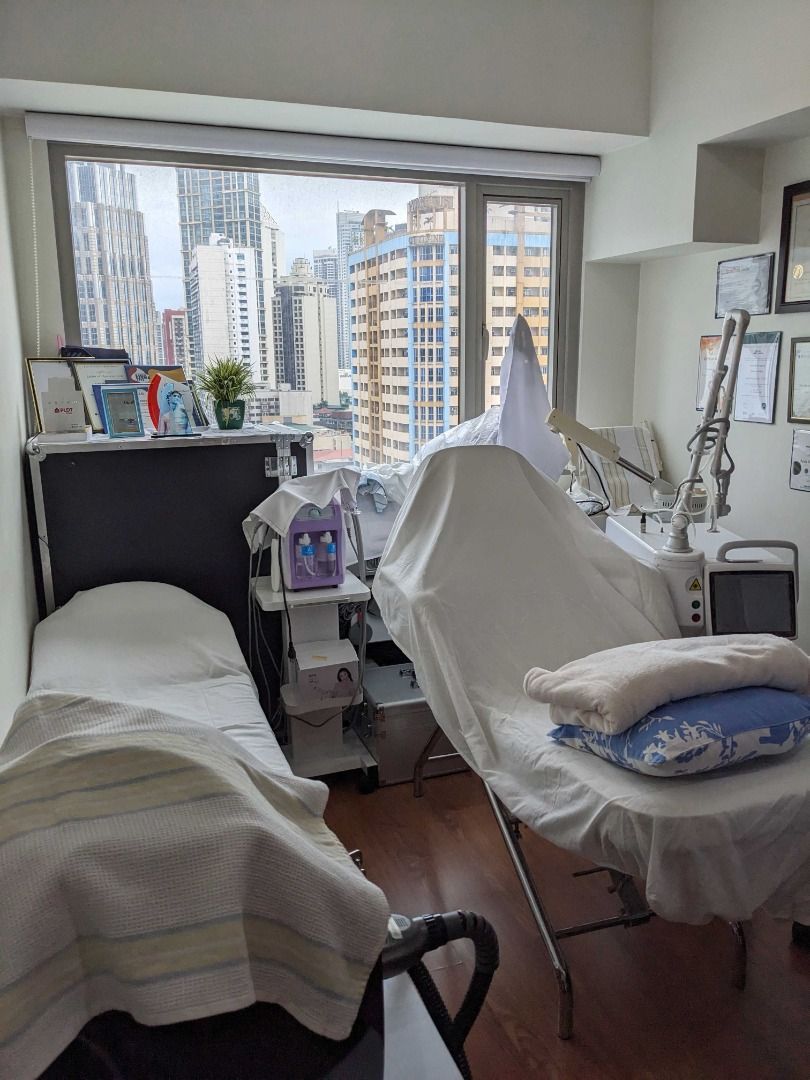 Eton Tower Makati unit (Category: Apartments & Condos) located in Quezon City. Submitted by jmpgutierrez (Listing ID 1461825995, Image 2). Description: For sale: Eton Tower Makati unit Legaspi Village, Makati City Floor area: 40.08 sqm Condominium unit 15th floor PHP 38,000/month income until September 2026 Asking price: PHP 7,000,000 https://www.pgr.com.ph/commercial-1/2026/2/13/eton-tower-makati-unit -- Jose Mari Pangandian Gutierrez PRC REBL #