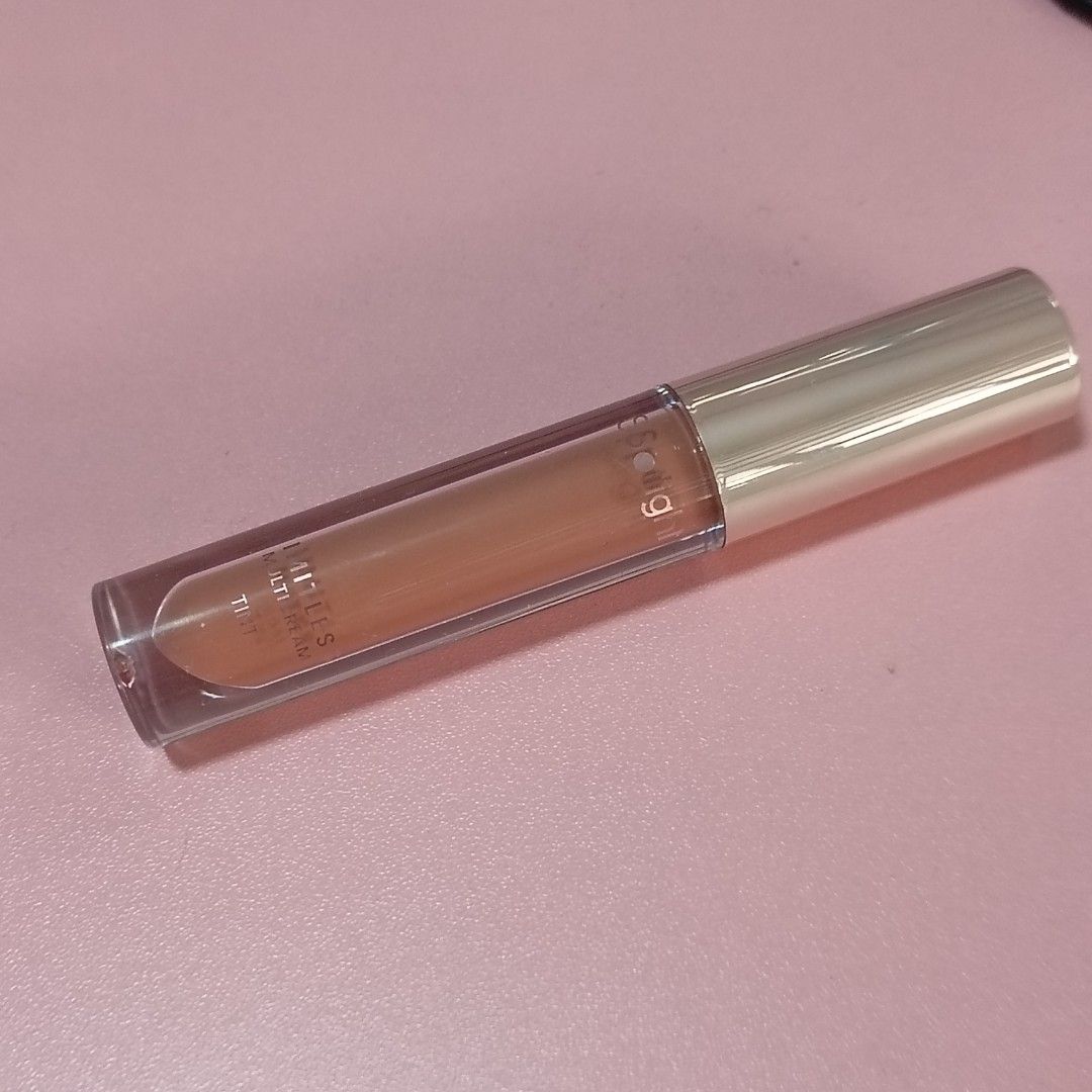 Ever Bilena EB Spotlight Multicream Tint - GROWTH (Category: Makeup) located in Batangas. Submitted by forkeepsxo_ (Listing ID 1461914616, Image 1). Description: •never used, naswatch lang sa arm •shade: GROWTH (peachy) •perfect for fair neutral tone skin •can be a blush or lipcream •goods if you want dewy-glittery finish •will give freebies to sure buyers rfs not my shade MOD via J&T courier MOP via Gcash.