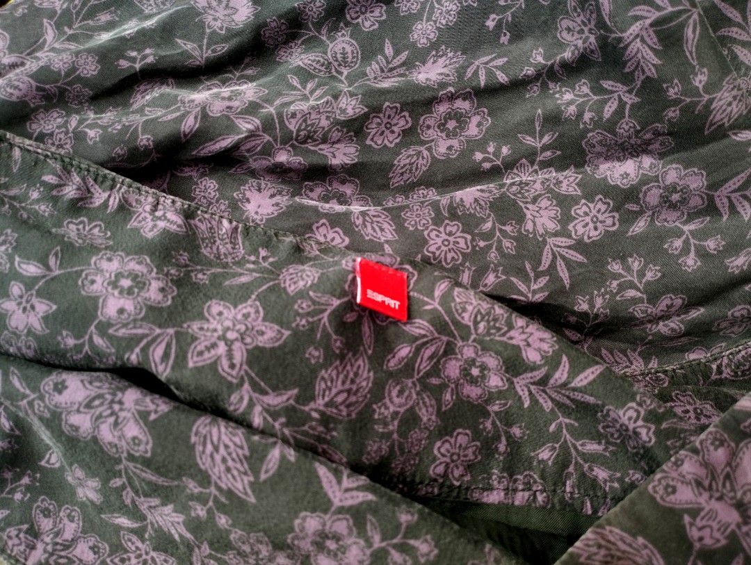 Fairy core midi skirt (Category: Other Bottoms) located in Quezon City. Submitted by lys_picks (Listing ID 1461944518, Image 2). Description: size: s-m no issuee brand: Esprit.