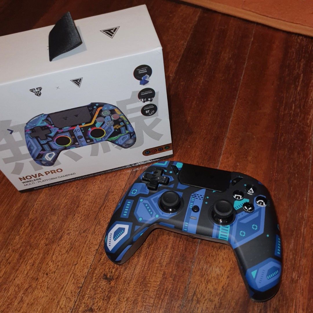 Fantech Pro Nova Pro Multi-Platform Gamepad ps4 ps4 switch mac pc (Category: Controllers) located in Pasig City. Submitted by mr.bargaindeal (Listing ID 1461798622, Image 3). Description: - 8BitDo SN30 Pro Nova Pro Gamepad - Stylish blue and black design - Multi-platform compatibility (works with various devices) - Includes original box - Great for gaming at home or on the go.
