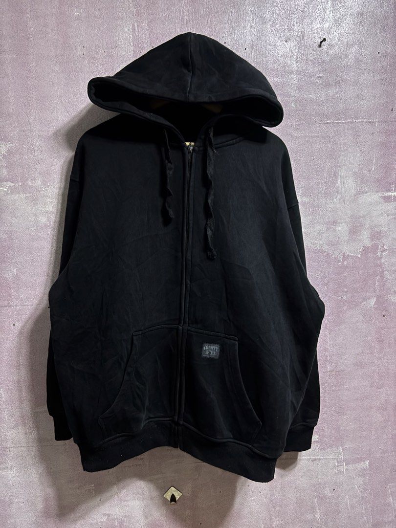 FB COUNTY ZIP UP JACKET (Category: Activewear) located in Manila. Submitted by mangbebong_05 (Listing ID 1461922181, Image 1). Description: FB COUNTY ZIP UP JACKET MEDIUM ON TAG WIDTH 26 LENGTH 29 EXCELLENT CONDITION .