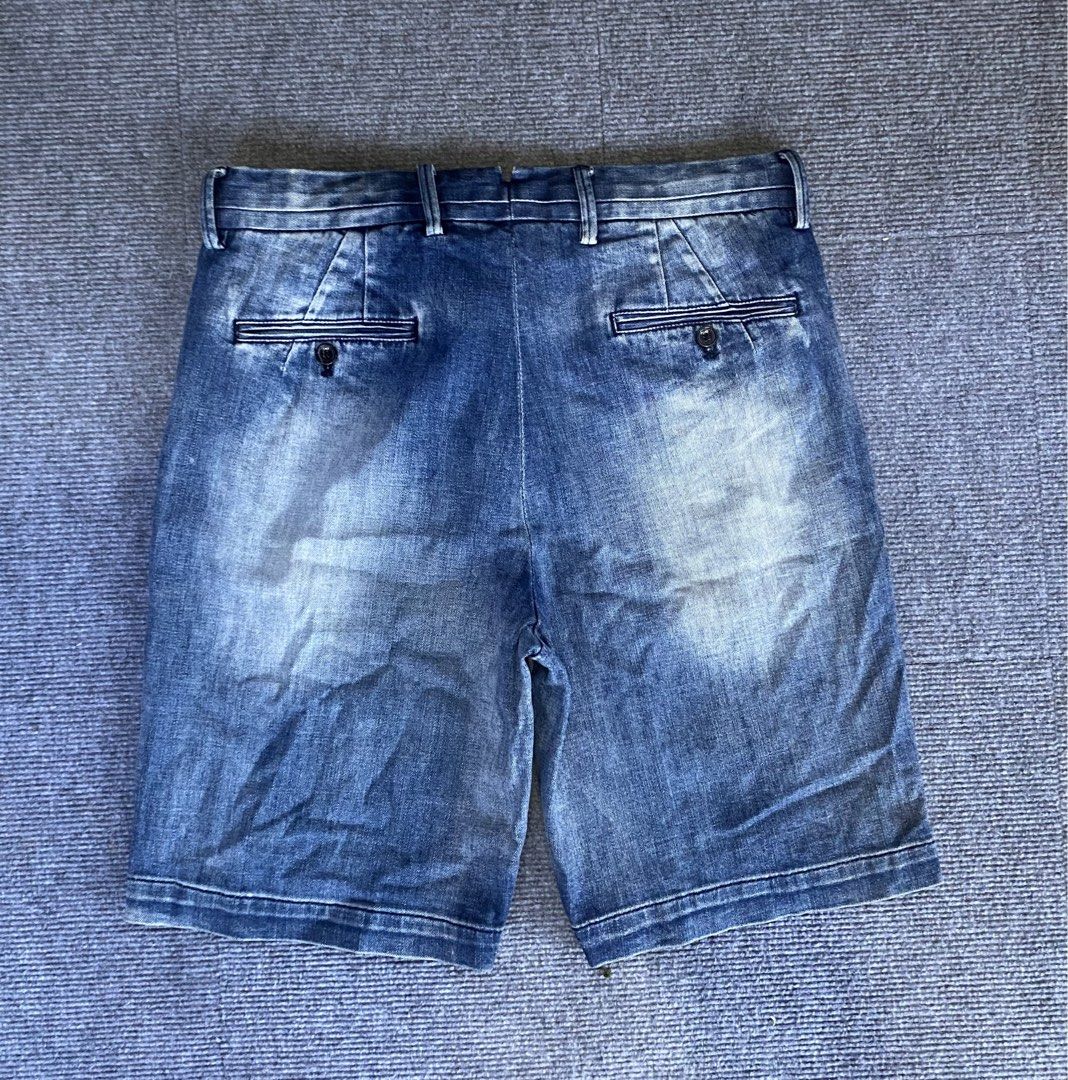FENDI SHORT (Category: Luxury Apparel) located in Tandag. Submitted by ChristianThrift (Listing ID 1461911105, Image 2). Description: Excellent Condition 10/10 Coor rate Size 48 on tag Waist 32 Length 20 No issues.