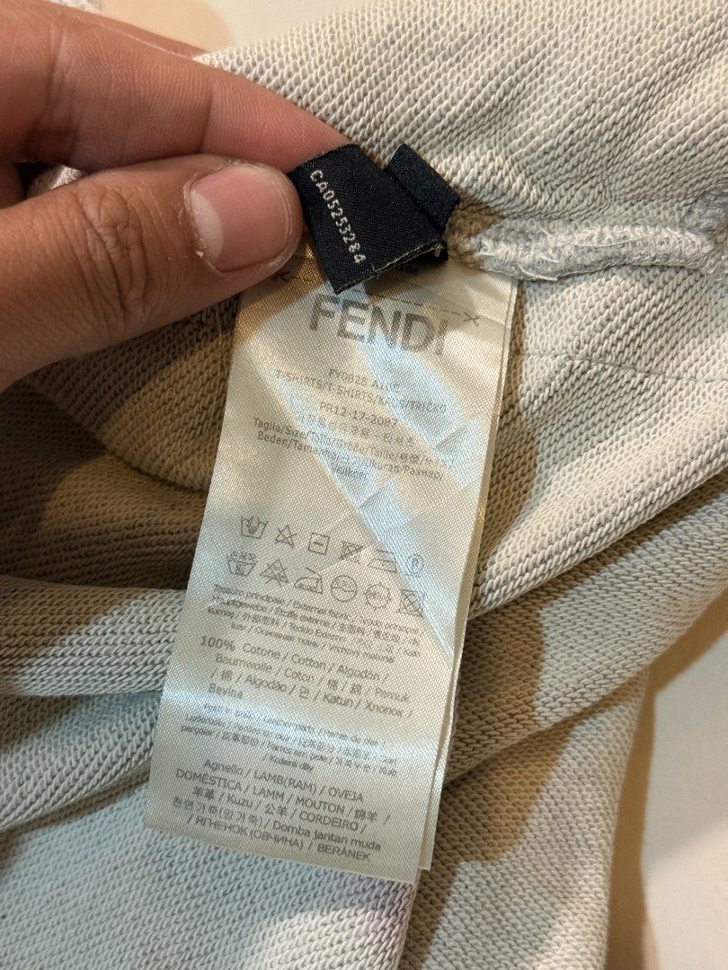 Fendi Shorts (Category: Shorts) located in Candaba. Submitted by beyondcollection (Listing ID 1461915156, Image 2). Description: - authentic - size 32-34.