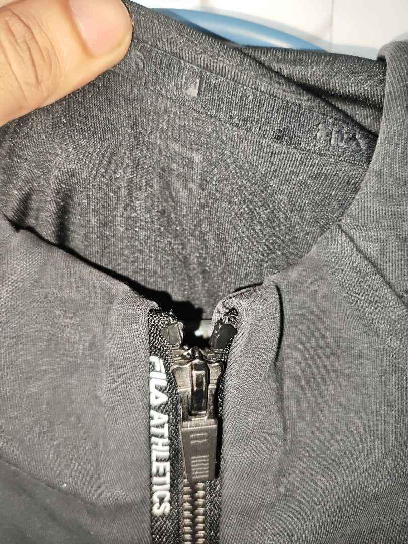 Fila jacket (Category: Coats, Jackets and Outerwear) located in Las Pinas. Submitted by yokiesse (Listing ID 1462016379, Image 3). Description: .