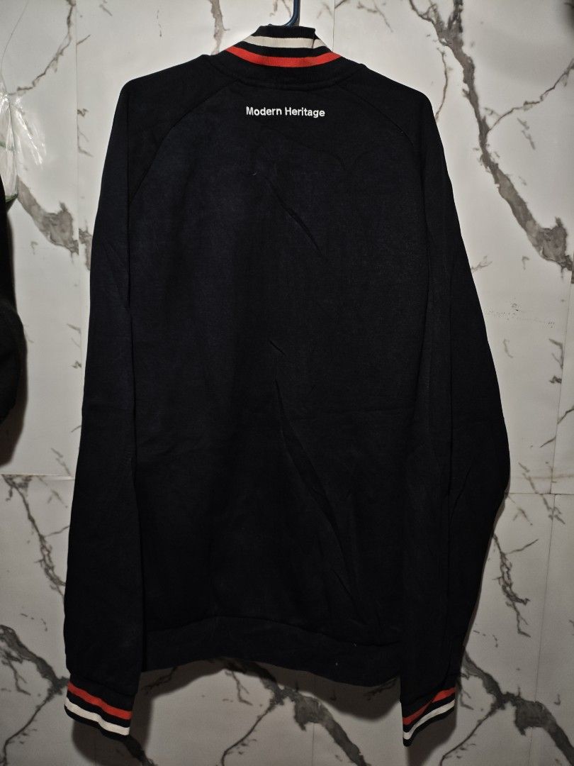 Fila track jacket (Category: Coats, Jackets and Outerwear) located in Las Pinas. Submitted by yokiesse (Listing ID 1462017252, Image 3). Description: .