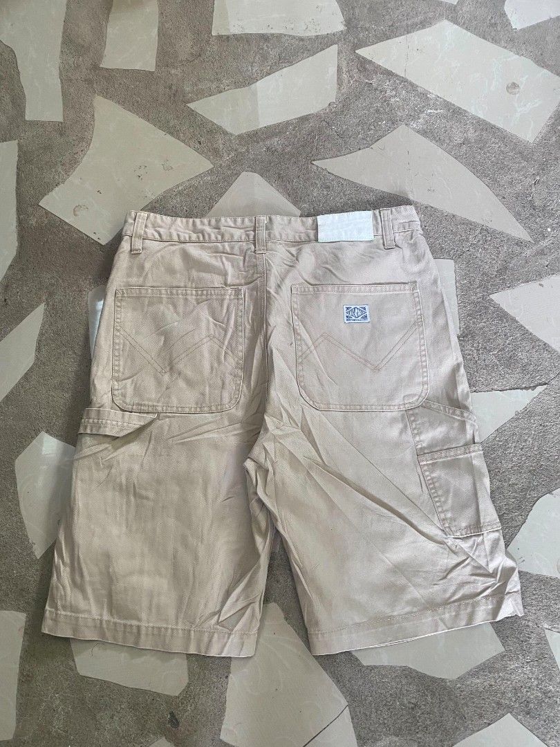Fingercroxx duck carpenter jorts (Category: Shorts) located in Borongan. Submitted by thrift-real2.0 (Listing ID 1461807492, Image 1). Description: fingercroxx duck carpenter jorts excellent condition waist: 34 length:22.5 color rate:9.5/10 no issue 450 plus sf.