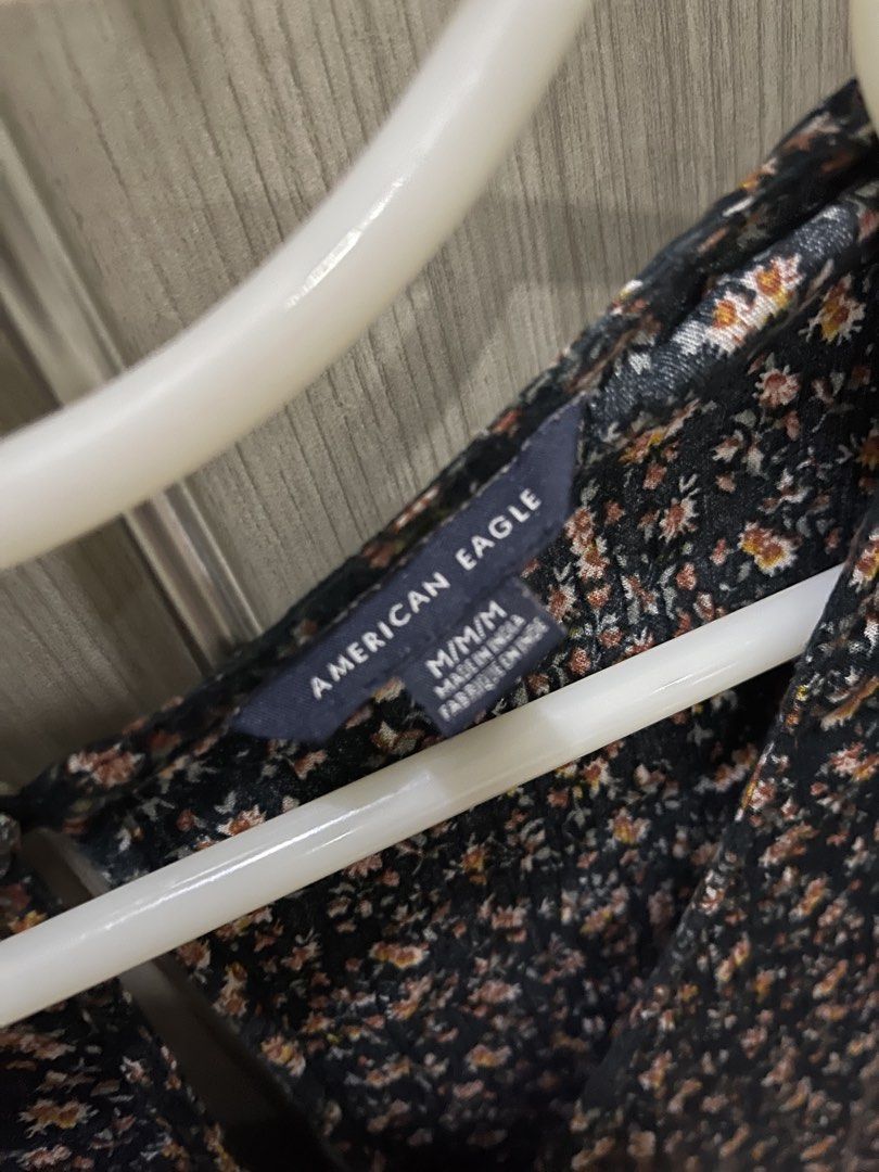 Floral Romper (Category: Rompers) located in Manila. Submitted by shiezzels (Listing ID 1461983202, Image 3). Description: American Eagle Floral Romper Stretchy fabric Has cute hem detail Working buttons Fits small to medium frame.