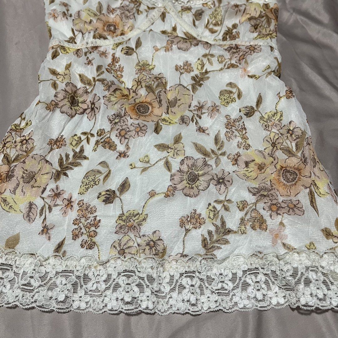 floral w sequence top y2k fairycore (Category: Others Tops) located in Bayugan. Submitted by svintageph (Listing ID 1461924811, Image 3). Description: size L on tag best fit size semi M no issue.