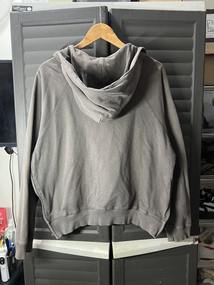 FOG Brown Quarter-Zip Hoodie (Category: Coats, Jackets and Outerwear) located in Angono. Submitted by odd.fitt (Listing ID 1461996195, Image 2). Description: Small 25W 25L Good fade PSG.