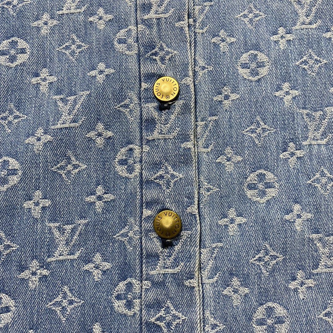 For sale (Category: Tshirts & Polo Shirts ) located in Manila. Submitted by thriftpuff (Listing ID 1461863588, Image 3). Description: Supreme x Lv Denim Size Medium As new condition Price: 2,000 free shipping Direct message if you’re interested 📩📩📩.