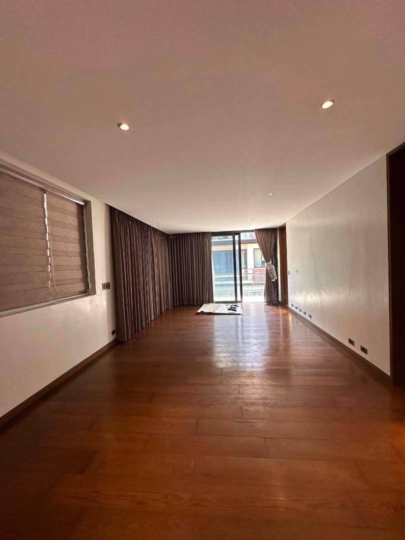 (Category: ) located in . Submitted by Broker5608 (Listing ID 1461903113, Image 1). Description: .