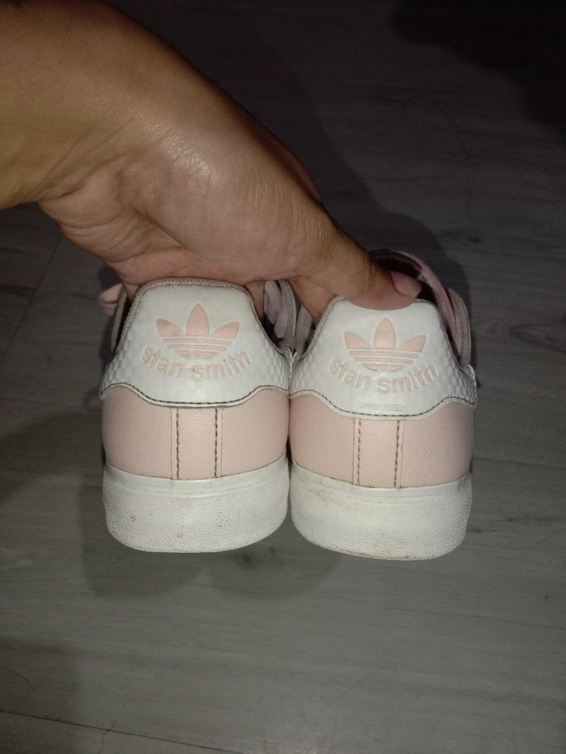 FOR SALE PRELOVED ITEMS (Category: Sneakers) located in Antipolo. Submitted by yourmamiii (Listing ID 1461839585, Image 3). Description: PRELOVED BUNDLE / TAKE ALL 👟🧢 ✨ Adidas Stan Smith GX1404 — clean & good condition ✨ May visible signs of use, please manage expectations before buying ✨ New Era 9FORTY NY Yankees Cap — adjustable ✨ Both authentic/preloved ✨ Clean and ready to wear 📌 Take all: ₱2,800 💬 Slightly negotiable for sure buyer 📍 RF