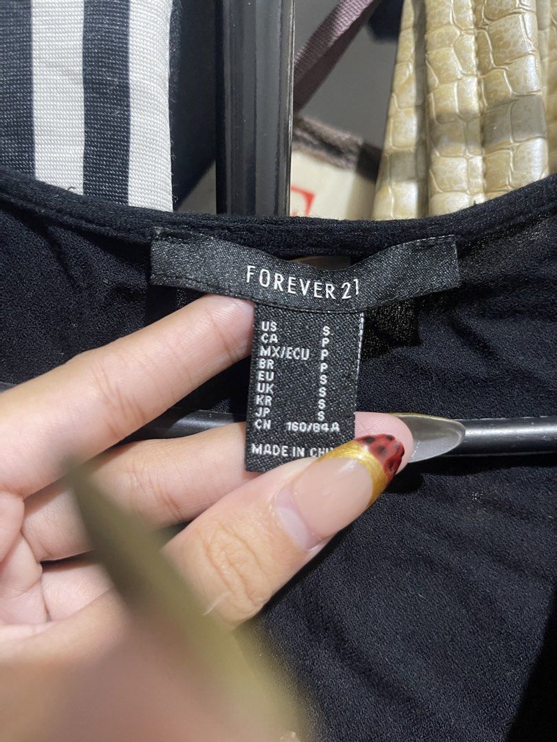 forever 21 black vneck long sleeve top (Category: Longsleeves) located in Mandaluyong City. Submitted by rojieeee05 (Listing ID 1462005342, Image 2). Description: .