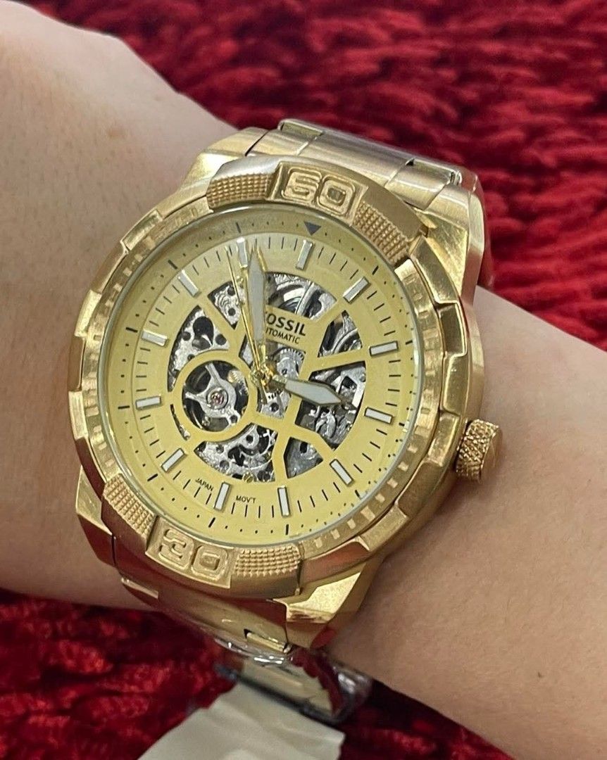 Fossil watch (Category: Men's Watches) located in Manila. Submitted by lynn-watchesshop (Listing ID 1461859125, Image 1). Description: fossil watch complete inclusion manual box paper bag pm for more inquiries🥰.