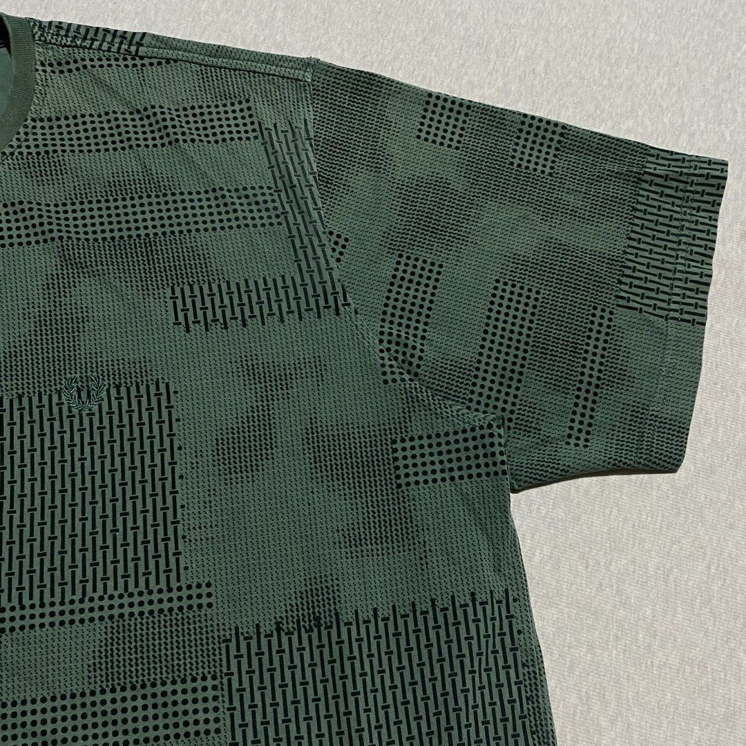 Fred Perry (Category: Tshirts & Polo Shirts ) located in Mabalacat. Submitted by stellargarments (Listing ID 1461841431, Image 3). Description: L -31 W - 26 Condition - 9/10 Makinis pa tela Smooth pa tela comfy sa skin Embroidered Logo Mismong tela na yung AOP design With necktag cut washtag need wash fresh from bale.