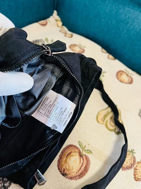 FRENCH QUARTER 2WAY BAG UNISEX (Category: Luxury Bags & Wallets) located in Tacurong. Submitted by pearlitas_ukay (Listing ID 1461812260, Image 3). Description: FRENCH QUARTER🐒 2way sling bag Leather handbag God as new Super solid Hindi masyado mabigat With multiple compartments Color rate 9.9/10.