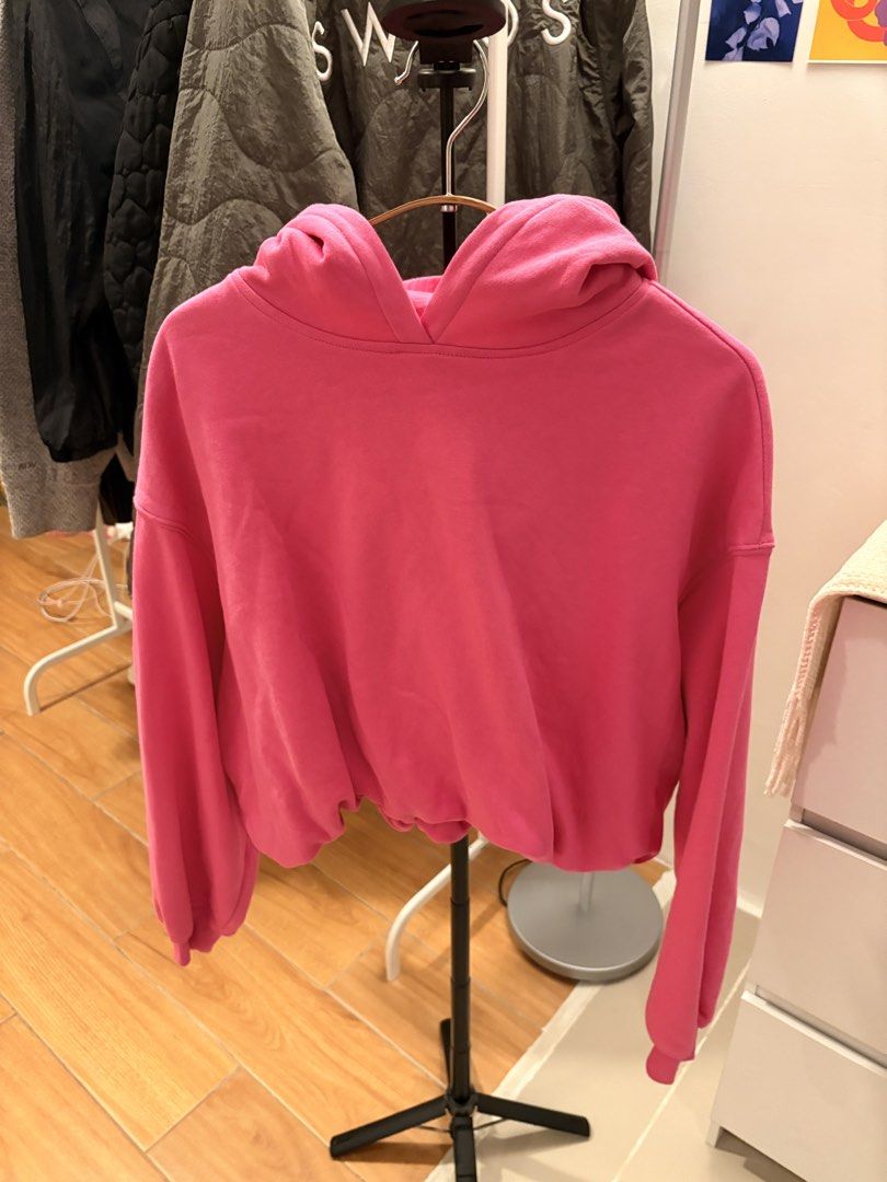 GAP Pink Hoodie (Category: Coats, Jackets and Outerwear) located in Mandaluyong City. Submitted by boopiefinds (Listing ID 1461982316, Image 1). Description: From GAP Kids Fits S-L .