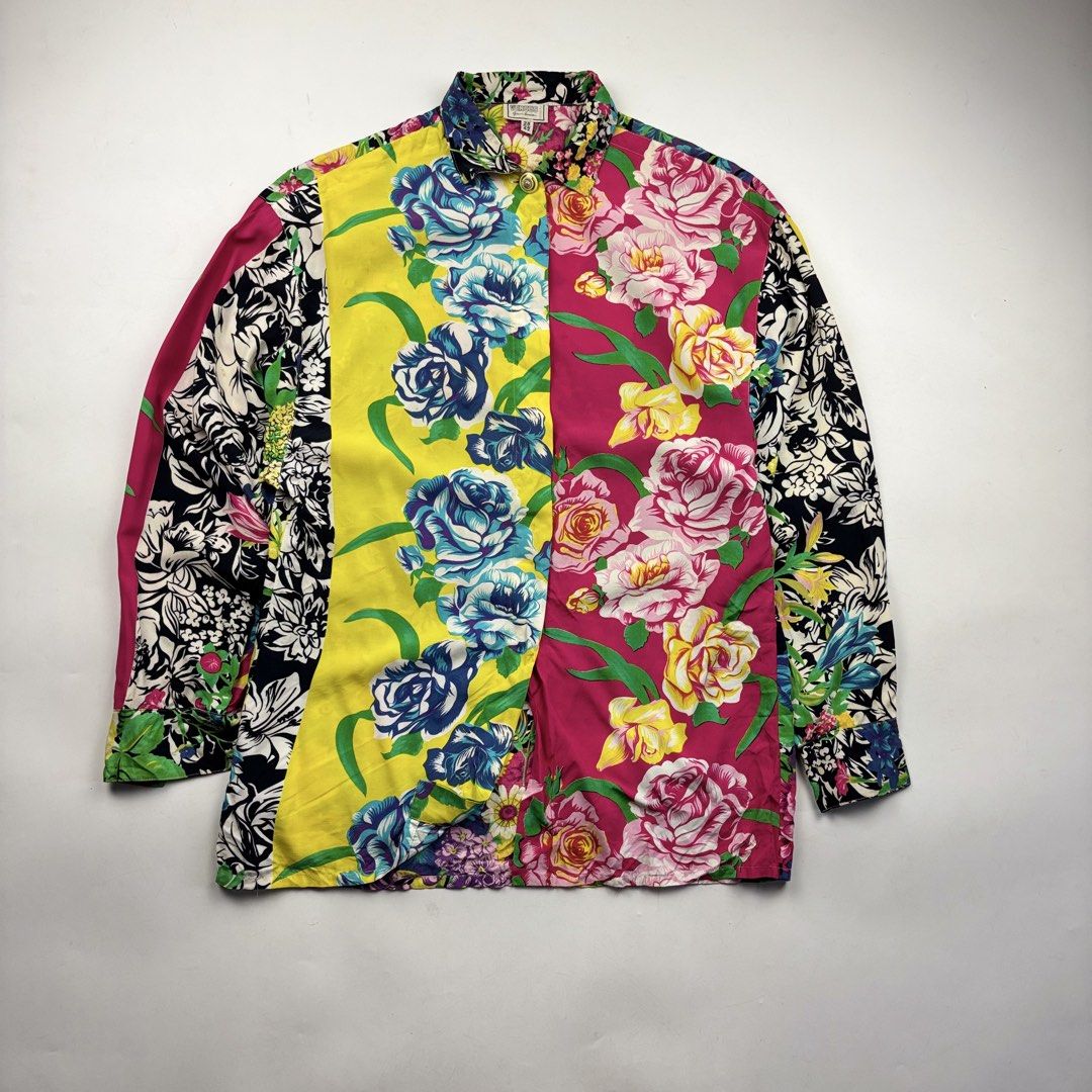 Gianni Versace Floral Button Down (Category: Longsleeves) located in Makati City. Submitted by ragrepository (Listing ID 1461949328, Image 1). Description: Gianni Versace Floral Button Down Tagged as 42 Length- 28” Pit to pit- 19” Sleeves- 21.5” Shoulder-18” Condition- 9/10 Flaw- Few stains .