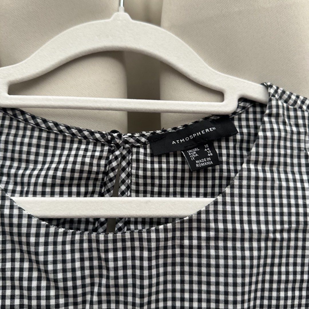 Gingham Off Shoulder Top (Category: Blouses) located in Cainta. Submitted by tooonico (Listing ID 1461933931, Image 3). Description: RFS: Decluttering MOP: GCash/Maya/Maribank/UB .