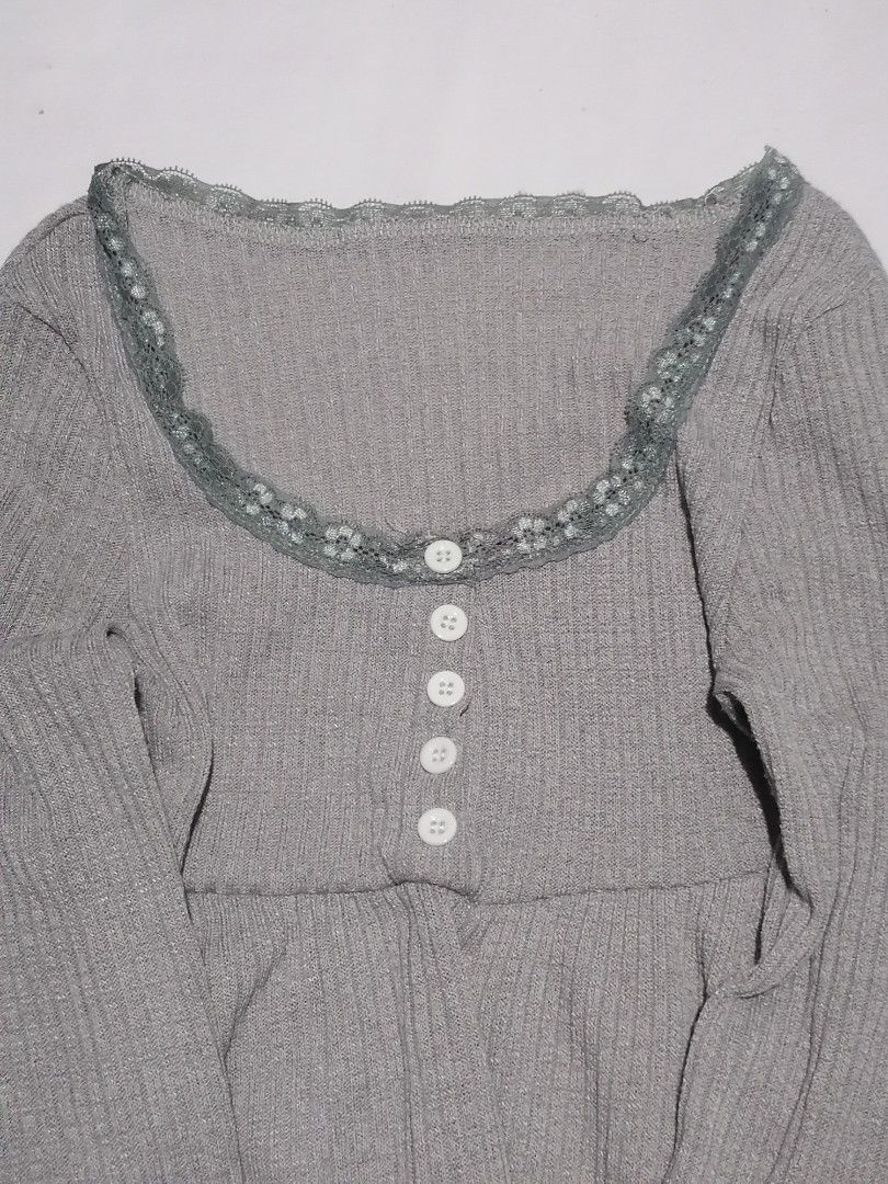 Gray Babydoll Top (Category: Longsleeves) located in Makati City. Submitted by feltfell (Listing ID 1461871801, Image 2). Description: ♥︎ size: s ♥︎ pm for ww.