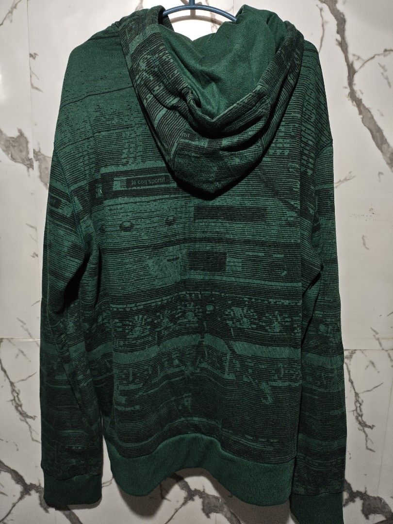 GREEN HOODIE JACKET (Category: Activewear) located in Las Pinas. Submitted by yokiesse (Listing ID 1461994478, Image 2). Description: .
