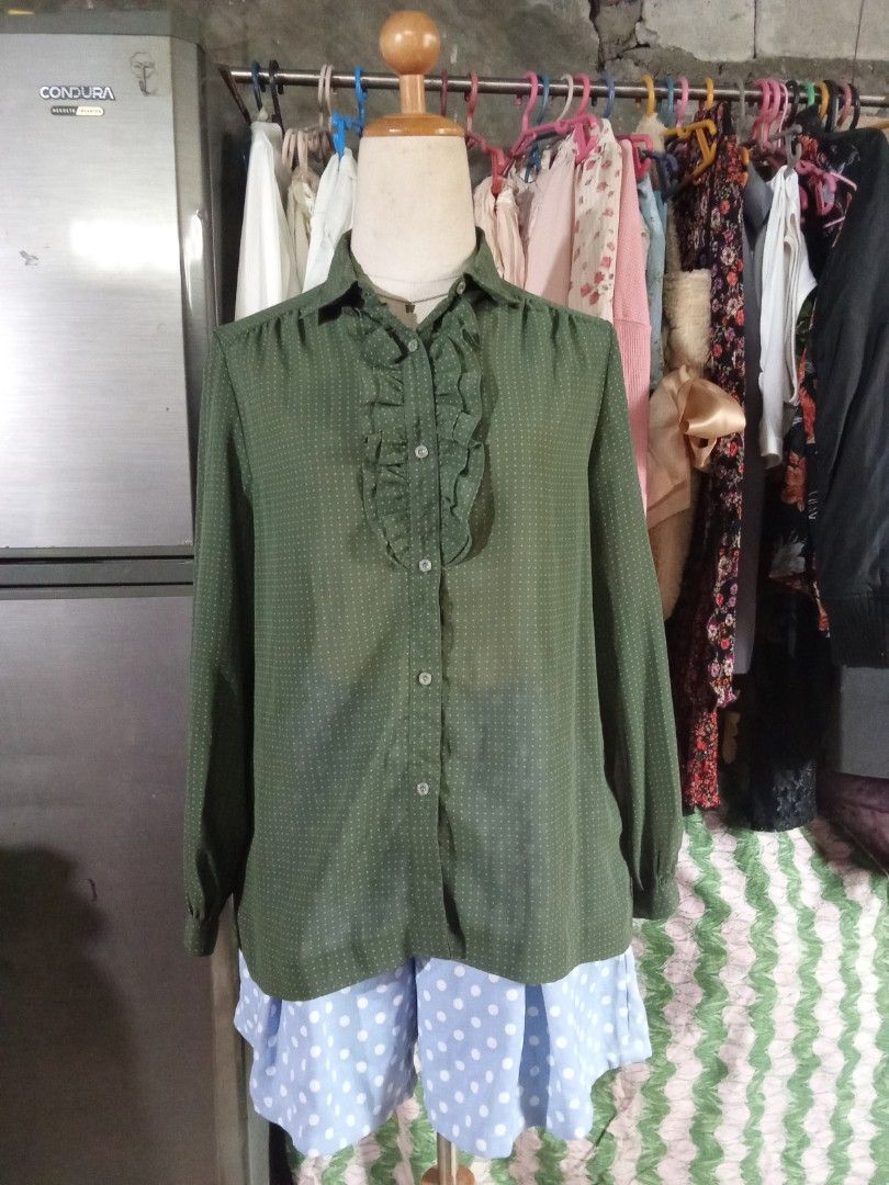 Green with pink polca dots ruffled top (Category: Longsleeves) located in Meycauayan. Submitted by midori021 (Listing ID 1461835777, Image 1). Description: thin fabric needs inner large.