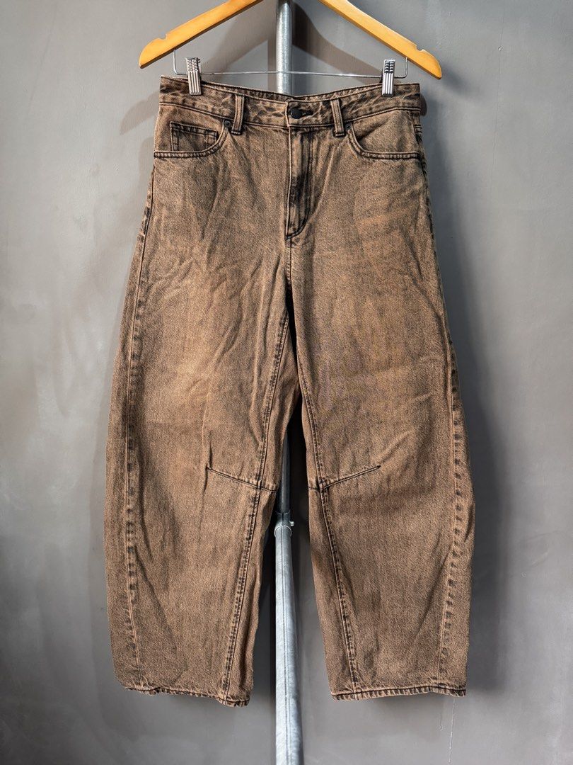 GU - Barrel Washed Wide Leg Denim Pants (Category: Jeans) located in Cabuyao City. Submitted by _streetflavor (Listing ID 1461889330, Image 1). Description: GU - Barrel Washed Wide Leg Denim Pants Excellent Size: large fits 31-32 Length: 40.5 Leg open: 10 -980 pesos Dm.