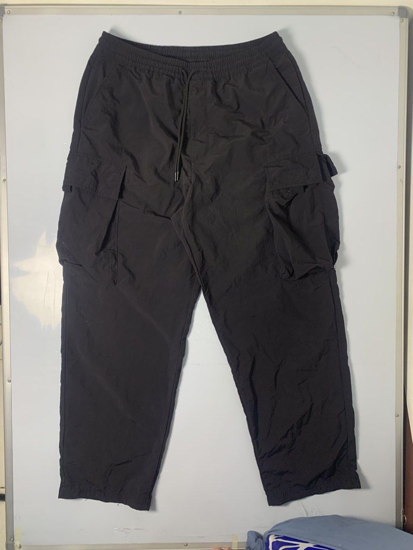 GU Cargo 6 Pocket Pants (Category: Joggers) located in Cebu City. Submitted by thrifted.bymilo (Listing ID 1461921858, Image 1). Description: Size:Large Dimes:30-36x39.5 No issue Condition Rate:10/10 Color Rate:10/10.