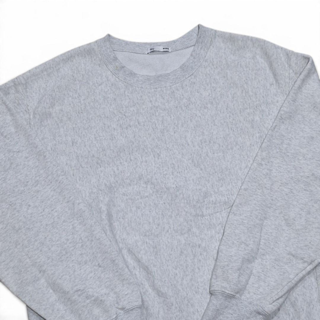 GU Heavy Weight Sweatshirt Heather Grey (Category: Coats, Jackets and Outerwear) located in Calatrava. Submitted by freecyclethreads (Listing ID 1461836876, Image 3). Description: Excellent Color and Condition With small washable stain. Size: Medium (Length-26, Width-22).