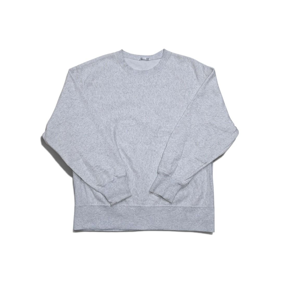 GU Heavy Weight Sweatshirt Heather Grey (Category: Coats, Jackets and Outerwear) located in Calatrava. Submitted by freecyclethreads (Listing ID 1461836876, Image 1). Description: Excellent Color and Condition With small washable stain. Size: Medium (Length-26, Width-22).