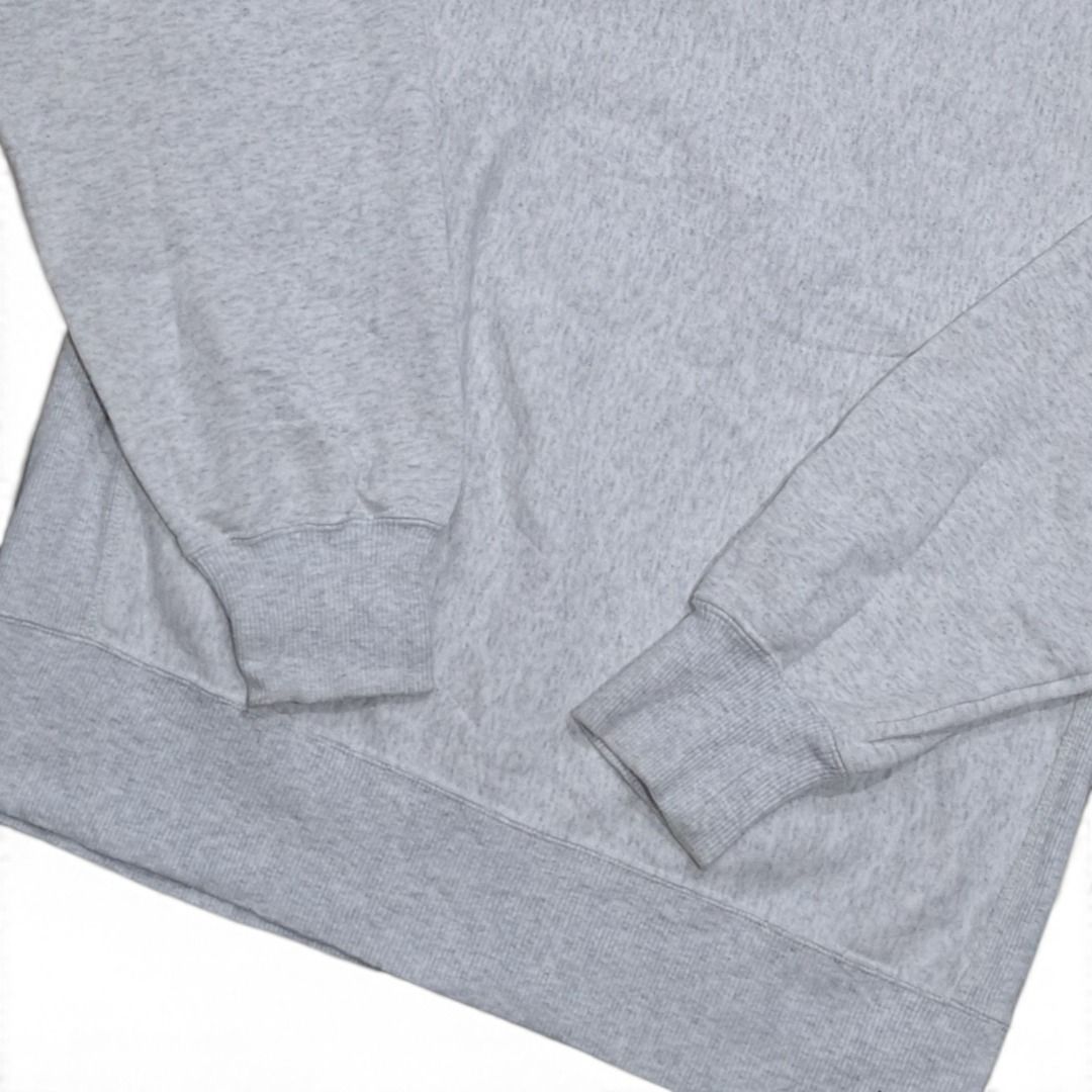 GU Heavy Weight Sweatshirt Heather Grey (Category: Coats, Jackets and Outerwear) located in Calatrava. Submitted by freecyclethreads (Listing ID 1461836876, Image 2). Description: Excellent Color and Condition With small washable stain. Size: Medium (Length-26, Width-22).