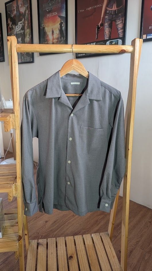 GU LIGHT GRAY OPEN COLLAR POLO (Category: Formal Shirts) located in Manila. Submitted by fromsiah (Listing ID 1462025799, Image 2). Description: Pre-owned GU light gray open collar polo SIZE: Medium DIMENSIONS: Width - 21in Length - 26in CONDITION: 10/10 Color may vary due to lighting.