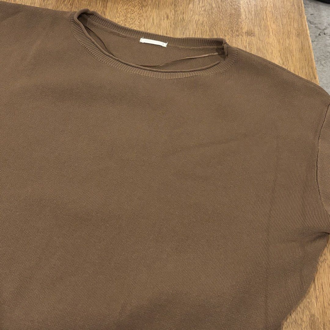 GU Longsleeve (Category: Longsleeves) located in Marikina City. Submitted by holymollyz (Listing ID 1461979104, Image 3). Description: .