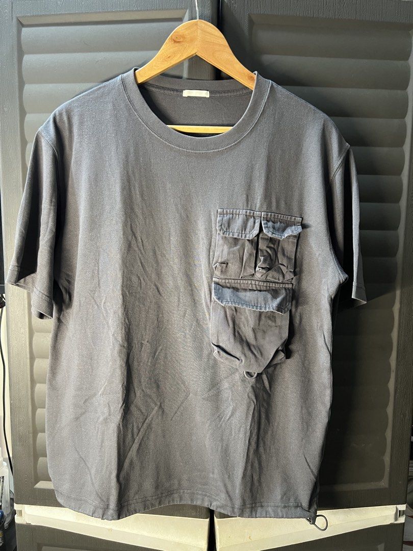 GU Multi-Pocket Tee (Category: Tshirts & Polo Shirts ) located in Angono. Submitted by odd.fitt (Listing ID 1461989378, Image 1). Description: Medium 21W 26L No issue Adjustable hem .