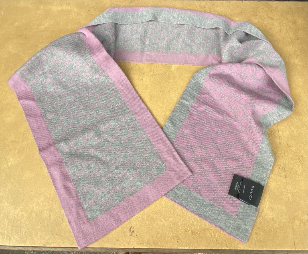 Gucci aspack (Category: Luxury Bags & Wallets) located in Muntinlupa City. Submitted by twoangels.11.14.2023 (Listing ID 1461849152, Image 2). Description: Gucci Aspck All excellent condition Wallet Scarf Pouch.
