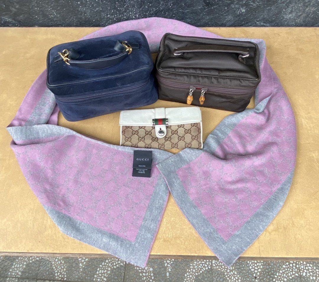 Gucci aspack (Category: Luxury Bags & Wallets) located in Muntinlupa City. Submitted by twoangels.11.14.2023 (Listing ID 1461849152, Image 1). Description: Gucci Aspck All excellent condition Wallet Scarf Pouch.