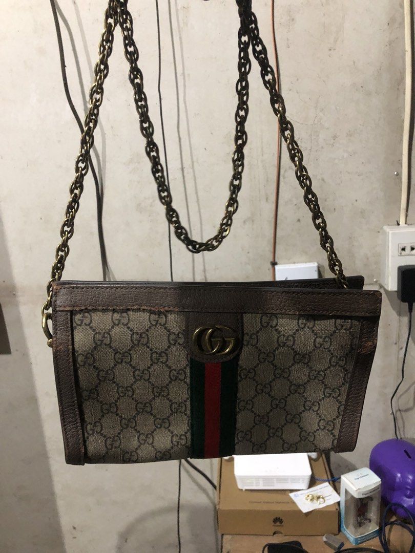 Gucci clutch bag (Category: Luxury Bags & Wallets) located in Manila. Submitted by mysticpenguin-af105c (Listing ID 1461909744, Image 2). Description: Plus sf.