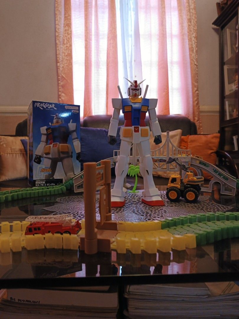 Gundam rx-78 Banpresto size28cm (Category: Gundam & Model Kits) located in Batangas. Submitted by D.CAP (Listing ID 1461891362, Image 1). Description: For Sale:⬇️ 🤖 Gundam rx-78 Banpresto 📐 Pvc 28cm figure 🅿️ 1,250.00 + Shippingfee 📦 New / Original BANDAI (Aircargo from JAPAN✈️) 📦 Back in box (BIB) *Banpresto Mobile Suit Gundam Genkai Toppa RX-78-2 Gundam large figure, measuring roughly 28 cm tall with classic red, blue, white, and yellow mo
