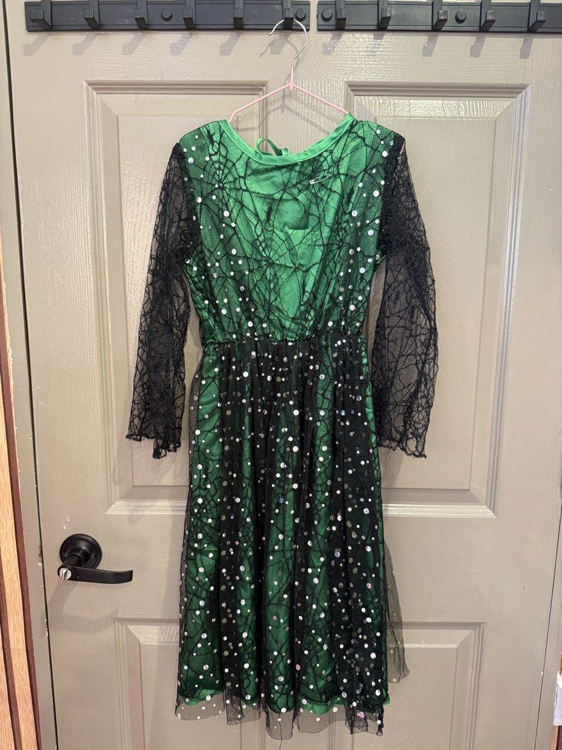 Hallooween Costume (Category: Babies & Kids Fashion) located in Cavite. Submitted by littleskye.ph (Listing ID 1461837172, Image 1). Description: Size 5-6yo Good with witch hat and broom. Sample photo when worn pls send pm.