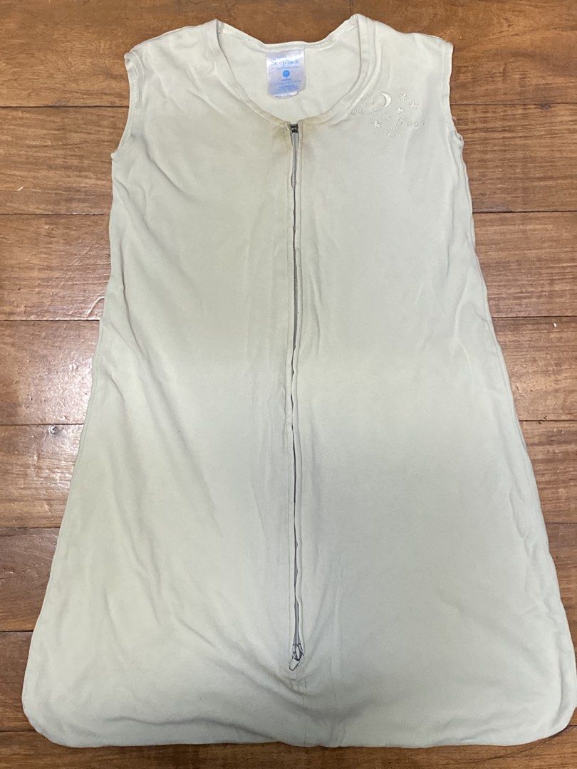 Halo Sleepsack (Medium) (Category: Babies & Kids Fashion) located in Pasig City. Submitted by tidyupmama (Listing ID 1461903909, Image 2). Description: 350 each 650 take both.