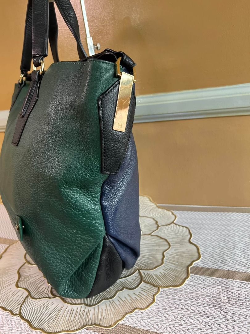 Halston Heritage Brand Shoulder or Hand Bag (Category: Tote Bags) located in Quezon City. Submitted by bellafashion08 (Listing ID 1461805398, Image 2). Description: Dimension: - Height = 12 in. - Length = 14 in. * From U.S * Nice in actual .