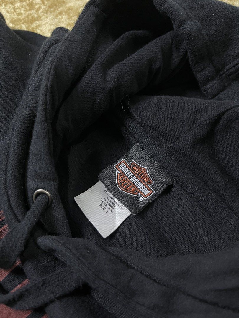 Harley Davidson Lulea Sweden hoodie (Category: Hoodies) located in Iloilo. Submitted by alwen_thrifting (Listing ID 1462004693, Image 3). Description: Excellent Condition Color Rate: 9.5/10 22x28 can fit medium to large .