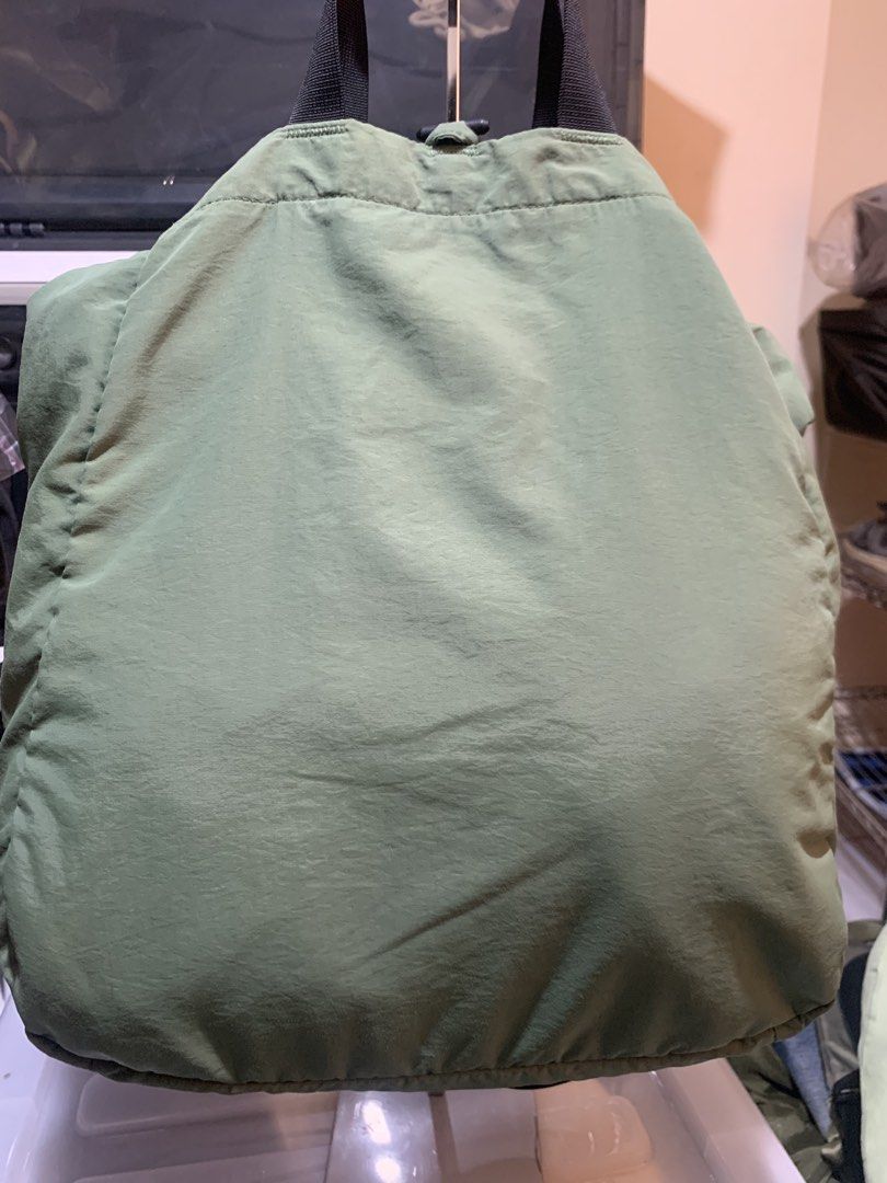 hellolulu Tote Bag - Green (Category: Tote Bags) located in Itogon. Submitted by kitkayt (Listing ID 1462018344, Image 3). Description: - Green Hellolulu tote bag - Two top handles - Includes a long crossbody strap - "Carry happiness" label detail - Approximate dimensions: 11.5 x 14 inches - Ideal for everyday use +SF, no COD payment first Baguio City .