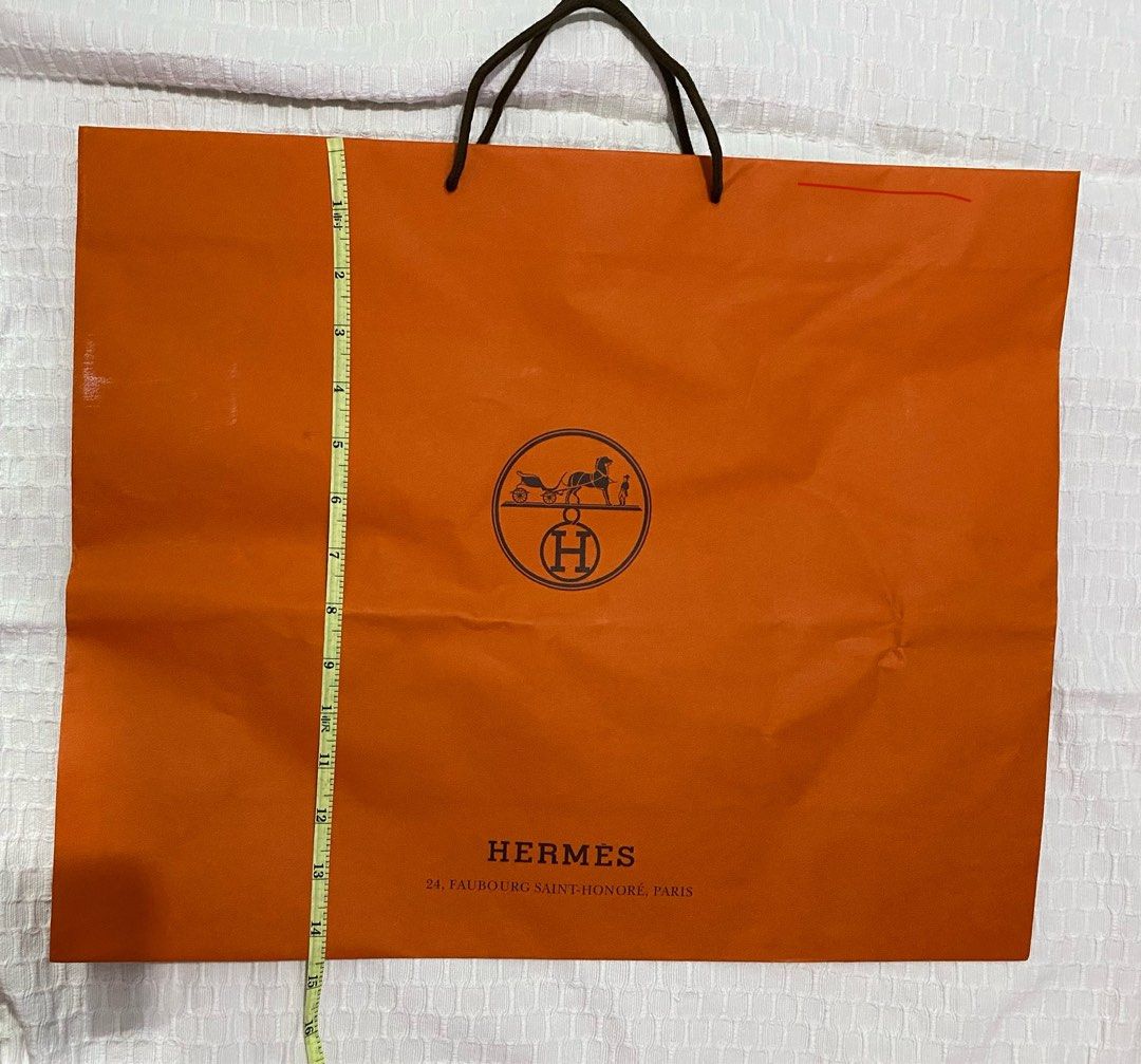 Hermes Paper Bag (Category: Luxury Accessories) located in Manila. Submitted by angeliemataro25 (Listing ID 1461846639, Image 3). Description: .