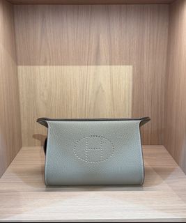 （分類：）位於 。 由 theloopluxury 提交（商品編號 1461896500，圖片 1）。簡介： 。
